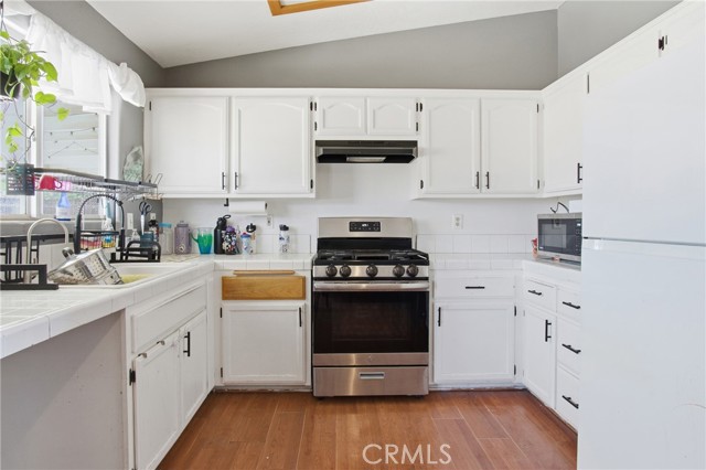 Detail Gallery Image 10 of 35 For 18401 Westlawn St, Hesperia,  CA 92345 - 4 Beds | 2 Baths