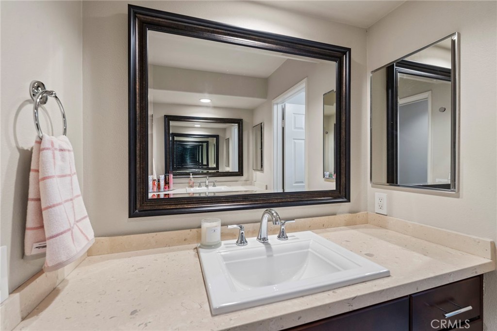 MLS #OC25192282 image #31