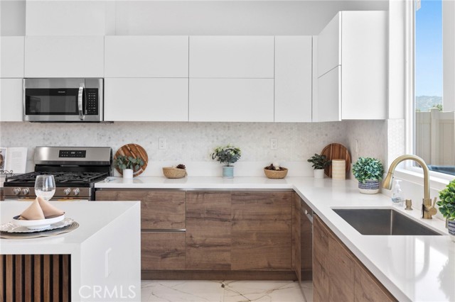 Detail Gallery Image 12 of 55 For 14425 Buvan Ct, Moreno Valley,  CA 92555 - 5 Beds | 3/1 Baths