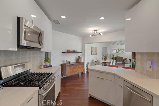 Detail Gallery Image 16 of 46 For 2528 French St, Santa Ana,  CA 92706 - 3 Beds | 3 Baths
