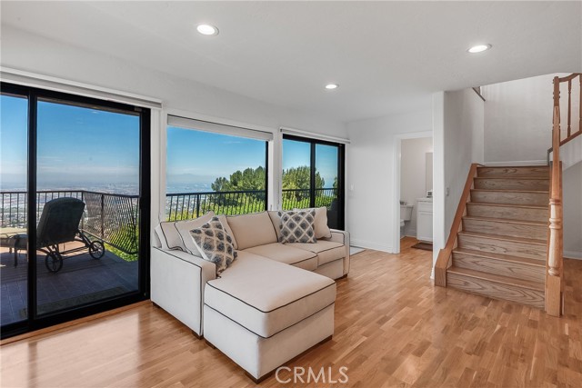 3300 Crownview Drive, Rancho Palos Verdes CA: https://media.crmls.org/medias/ab522c13-9910-4bd8-be58-a65405b84276.jpg