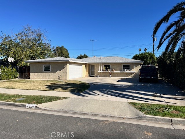 Detail Gallery Image 2 of 4 For 4363 Santee, Riverside,  CA 92504 - 4 Beds | 2 Baths