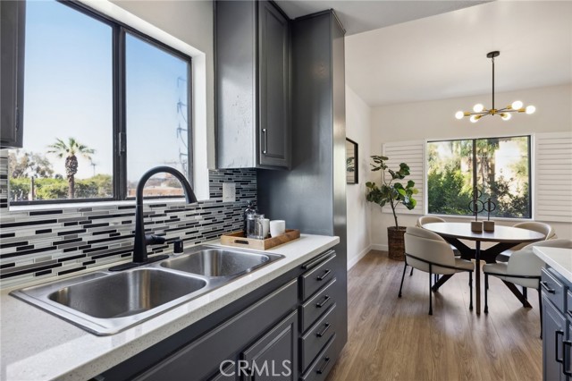 Detail Gallery Image 13 of 39 For 832 Palm Ave #202,  West Hollywood,  CA 90069 - 2 Beds | 2 Baths