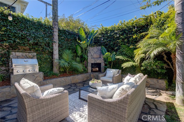 2905 Poinsettia Avenue, Manhattan Beach, California 90266, 5 Bedrooms Bedrooms, ,4 BathroomsBathrooms,Residential,Sold,Poinsettia,SB22039564