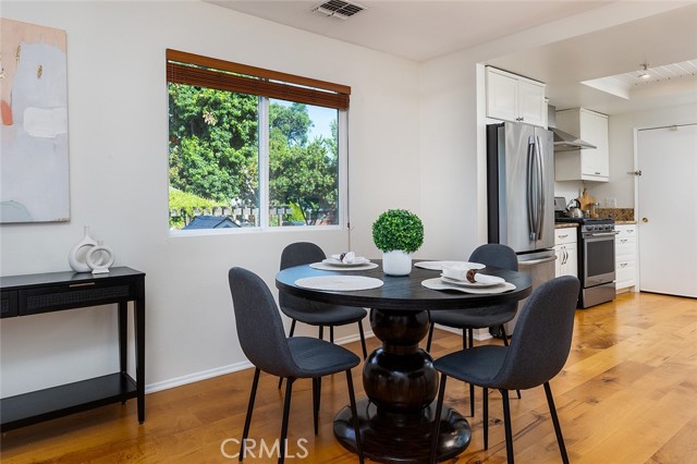 1018 Magnolia Street, South Pasadena CA: https://media.crmls.org/medias/ab5456a8-9e86-4ae6-a52a-1468a80eb87d.jpg