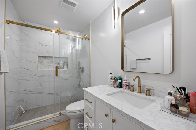 Detail Gallery Image 9 of 29 For 8313 Kittyhawk Ave, Los Angeles,  CA 90045 - 9 Beds | 9/2 Baths