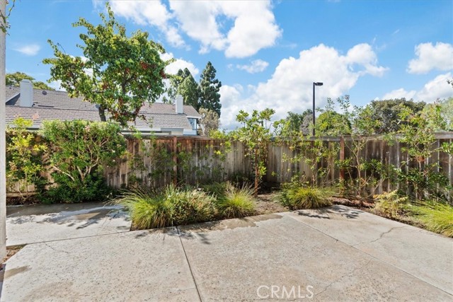 2 Brookstone, Irvine CA: https://media.crmls.org/medias/ab54e860-4f8c-48a2-8170-739d161e96cb.jpg