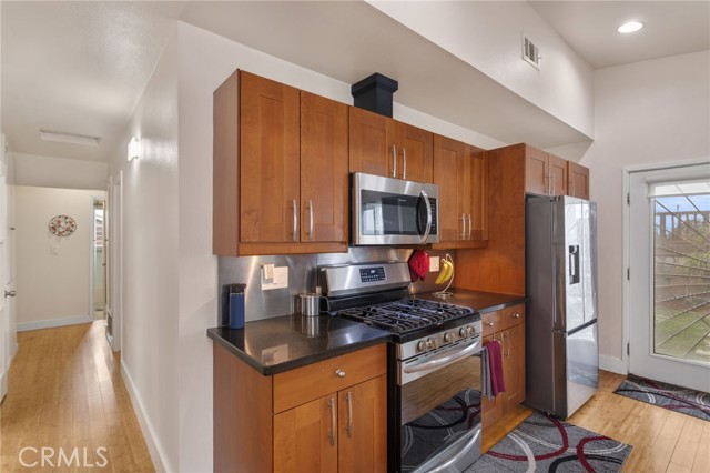 19309 Tillman Avenue, Carson CA: https://media.crmls.org/medias/ab553906-e67a-4b74-8322-a5e883d76b7d.jpg