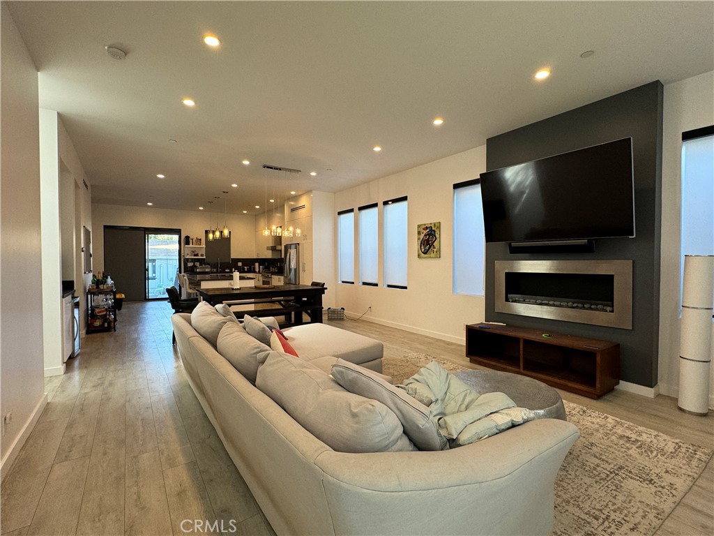 MLS #WS26148110 image #1