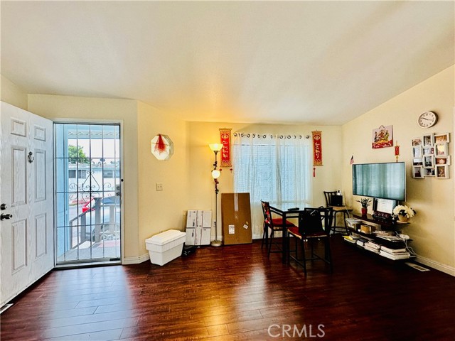 Detail Gallery Image 6 of 15 For 14352 Beach Bld #126,  Westminster,  CA 92683 - 3 Beds | 2 Baths