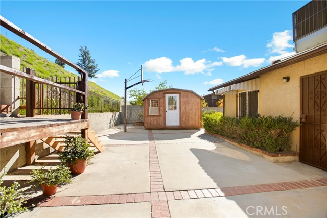 8216 Glencrest, Sun Valley CA: https://media.crmls.org/medias/ab5716fa-3a67-4ec6-bac8-26d8c61b95a9.jpg