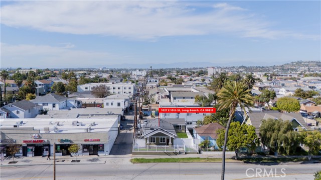 1027 E 10th St, Long Beach CA: https://media.crmls.org/medias/ab588846-9ced-49e5-8ffe-e6ceeeaad511.jpg