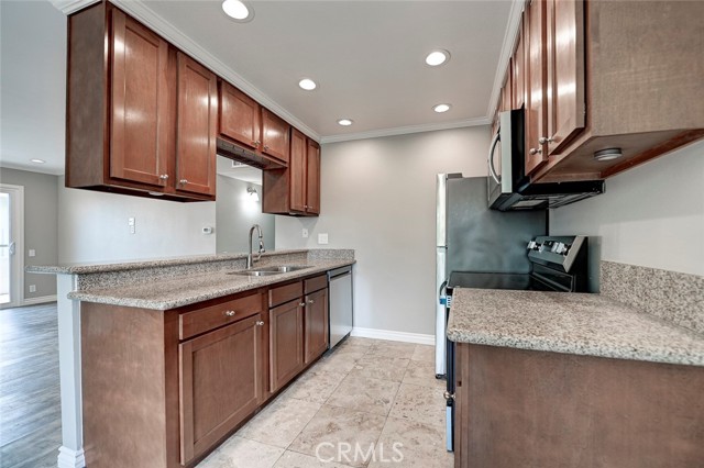 21981 Rimhurst Drive, Lake Forest CA: https://media.crmls.org/medias/ab589c15-b635-4ff9-96d7-8a8525b04a9c.jpg