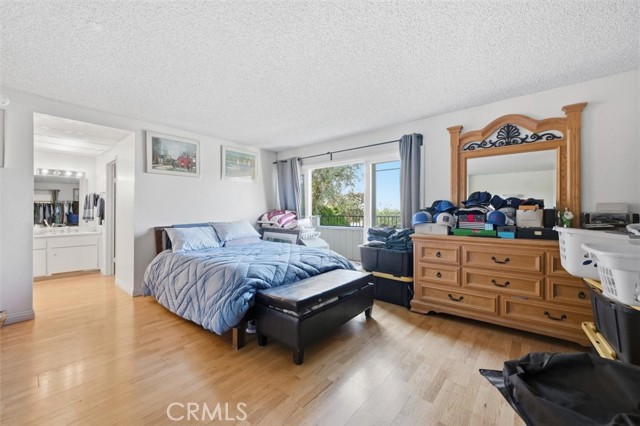 Image 31 of 72 For 6266 Shaker  