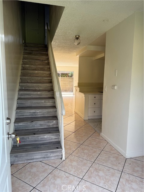 Detail Gallery Image 2 of 10 For 631 S Fairview St 5f,  Santa Ana,  CA 92704 - 2 Beds | 1/1 Baths