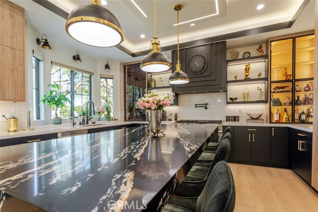 Detail Gallery Image 40 of 70 For 7714 Lasaine Ave, Northridge,  CA 91325 - 3 Beds | 4 Baths