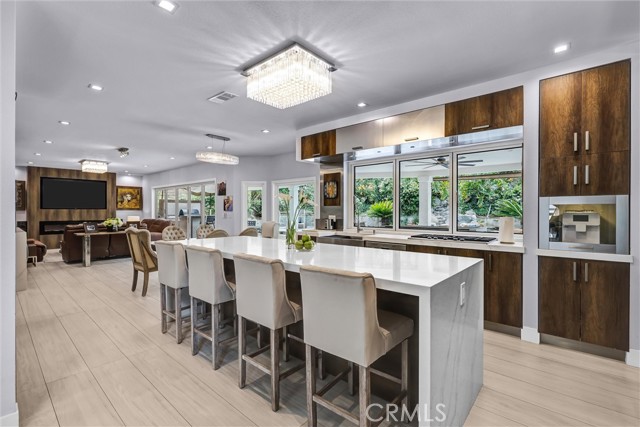 Detail Gallery Image 9 of 53 For 25432 Nottingham Ct, Laguna Hills,  CA 92653 - 5 Beds | 4/1 Baths