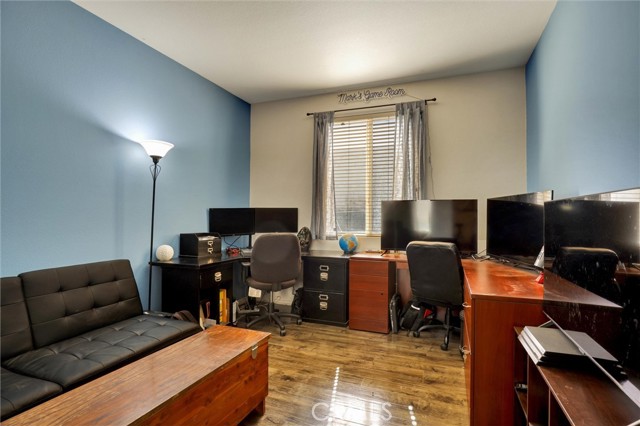 27727 Hollyoak Way, Menifee CA: https://media.crmls.org/medias/ab597dfd-bd41-41ee-8fab-fcda3c1e1637.jpg