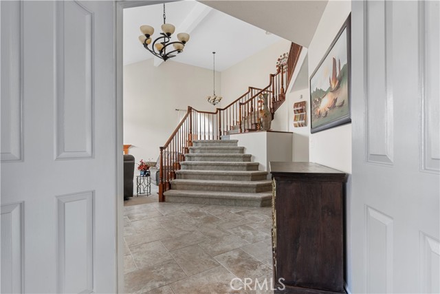 Detail Gallery Image 8 of 51 For 346 Vista De Oro, Hollister,  CA 95023 - 4 Beds | 3/1 Baths