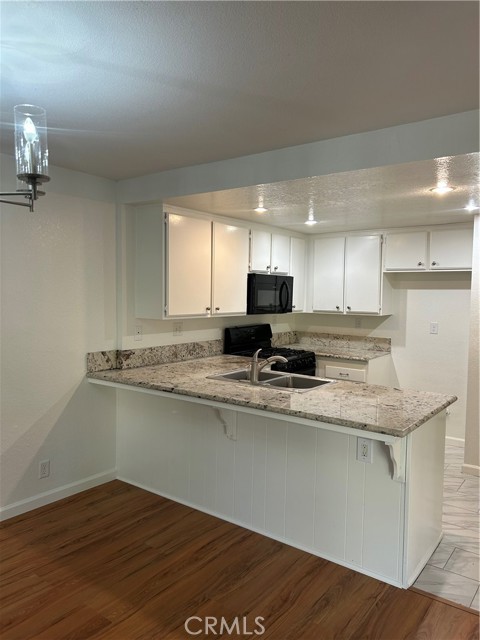 Detail Gallery Image 5 of 15 For 1146 Whitewater Dr, Fullerton,  CA 92833 - 2 Beds | 2/1 Baths