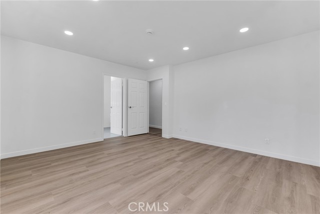 17706 Collins Street photo 17
