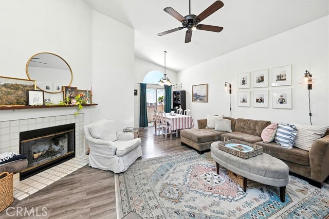 25250 Steinbeck Avenue, Stevenson Ranch CA: https://media.crmls.org/medias/ab5bdc61-8cb4-496e-8409-d989330d795f.jpg