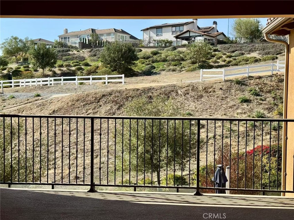 https://media.crmls.org/medias/ab5c031a-071a-4642-bda1-a2b6b5f43984.jpg?preset=X-Large