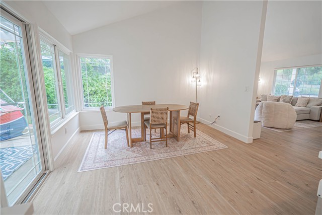 Detail Gallery Image 10 of 26 For 25891 Fenda, Valencia,  CA 91355 - 3 Beds | 2 Baths