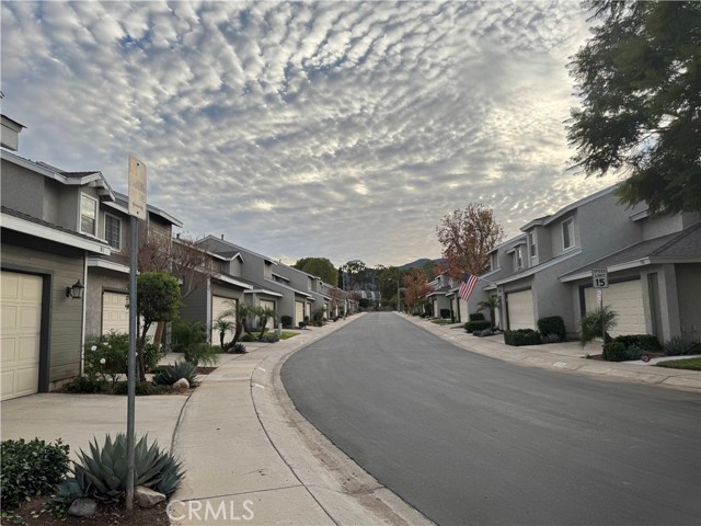 Detail Gallery Image 25 of 28 For 817 Live Oak Pl, Corona,  CA 92882 - 2 Beds | 2/1 Baths