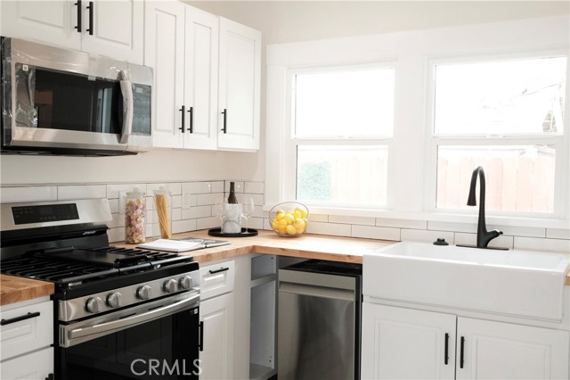 3222 E 10th Street, Long Beach CA: https://media.crmls.org/medias/ab5d9e17-0f17-44f5-8886-0755480be982.jpg