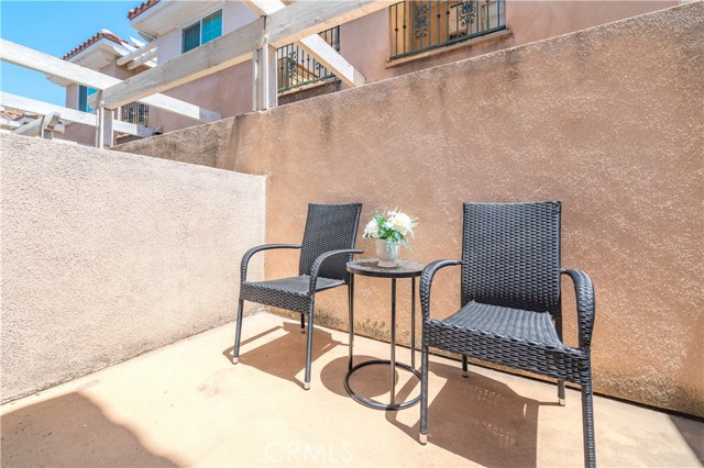 Detail Gallery Image 8 of 24 For 638 N Atlantic Bld #B,  Alhambra,  CA 91801 - 2 Beds | 2/1 Baths