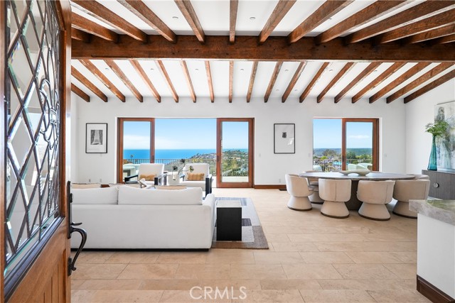 2516 Temple Hills Drive, Laguna Beach CA: https://media.crmls.org/medias/ab5ffbc0-34fc-4fcb-b381-5c433c982e6b.jpg
