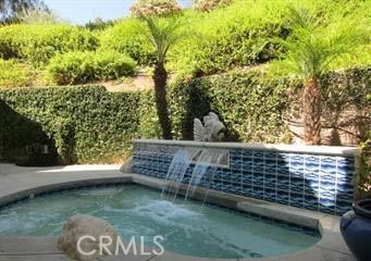 https://media.crmls.org/medias/ab60a6a5-de58-4149-ab08-73152df4adbf.jpg?preset=X-Large