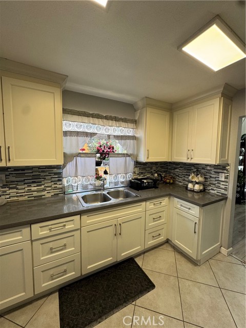 475 Whitney Avenue, Vallejo CA: https://media.crmls.org/medias/ab616157-51d9-45d9-b129-4e17bd181605.jpg