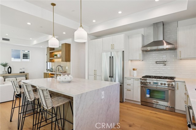 Detail Gallery Image 14 of 52 For 1914 Belmont Ln a,  Redondo Beach,  CA 90278 - 4 Beds | 3/1 Baths