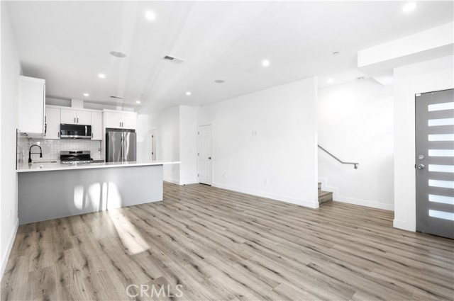 Detail Gallery Image 19 of 61 For 10857 Morrison St, North Hollywood,  CA 91601 - – Beds | – Baths