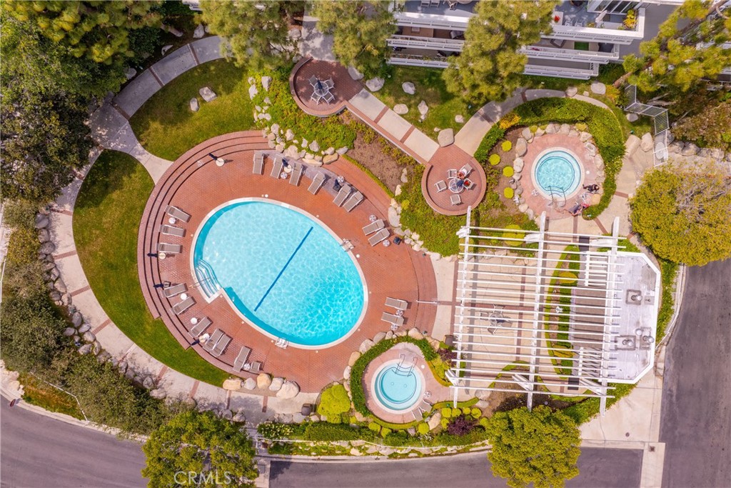 https://media.crmls.org/medias/ab61e702-9083-4234-ad46-dcaf39ab3fc2.jpg?preset=X-Large
