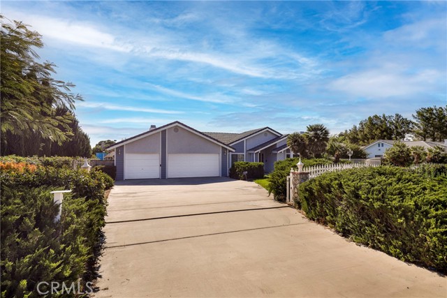 Detail Gallery Image 32 of 34 For 43909 Ryckebosch Ln, Lancaster,  CA 93535 - 3 Beds | 3 Baths