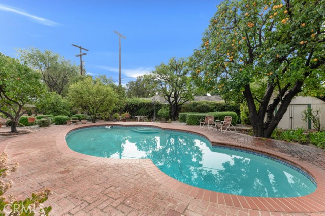 Detail Gallery Image 3 of 42 For 17716 Nordhoff St, Northridge,  CA 91325 - 4 Beds | 2 Baths