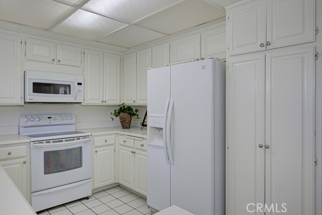 Detail Gallery Image 14 of 27 For 5533 via La Mesa #B,  Laguna Woods,  CA 92637 - 2 Beds | 2 Baths