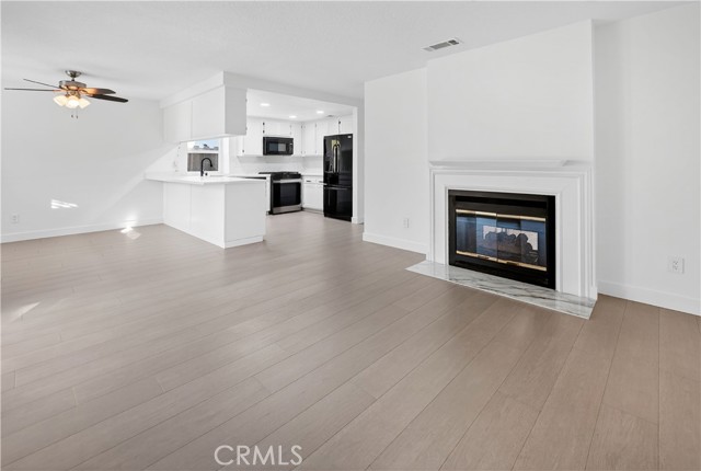 Detail Gallery Image 15 of 42 For 26921 Terri Dr, Canyon Country,  CA 91351 - 3 Beds | 2/1 Baths