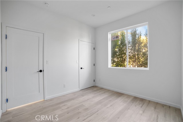 Detail Gallery Image 4 of 11 For 20536 Enadia Way, Winnetka,  CA 91306 - 3 Beds | 2 Baths