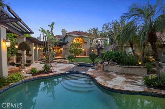 451 W Le Roy Avenue, Arcadia CA: https://media.crmls.org/medias/ab676ab7-1b11-43d5-84b9-5315d5fe9366.jpg