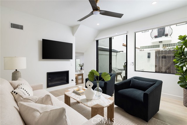 Detail Gallery Image 17 of 29 For 502 Jasmine Ave a,  Corona Del Mar,  CA 92625 - 3 Beds | 2/1 Baths