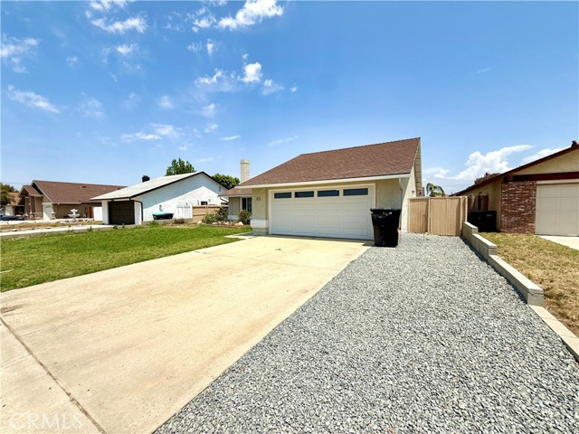 2382 Carlsbad Circle, Hemet CA: https://media.crmls.org/medias/ab681952-7e97-4c1e-bdef-09468225dfac.jpg