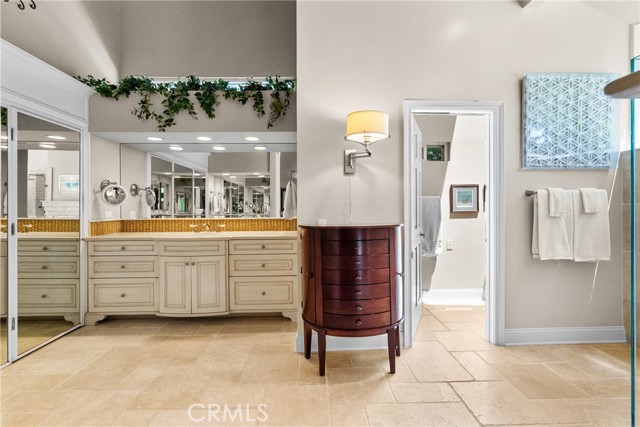 19222 Mayall Street, Northridge CA: https://media.crmls.org/medias/ab6841f8-befb-4e84-a253-717ea154ab0d.jpg