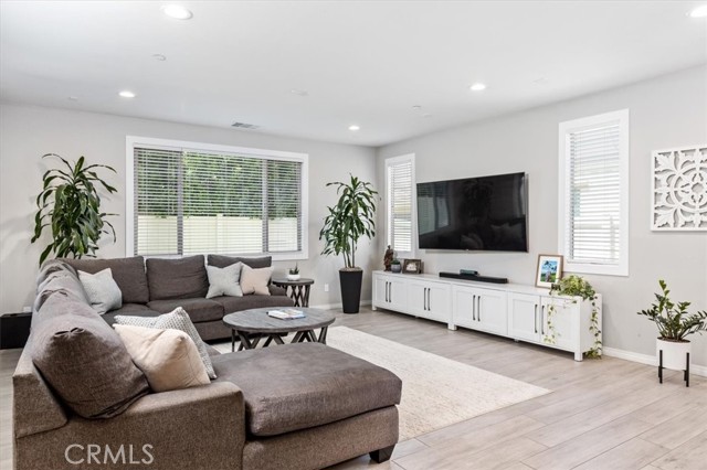 Detail Gallery Image 5 of 60 For 235 Triumph Ln, San Marcos,  CA 92078 - 4 Beds | 3/1 Baths