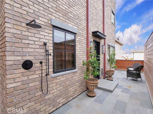 229 Marine Place, Manhattan Beach CA: https://media.crmls.org/medias/ab694766-993c-4798-8c13-d1367f0ed2ae.jpg