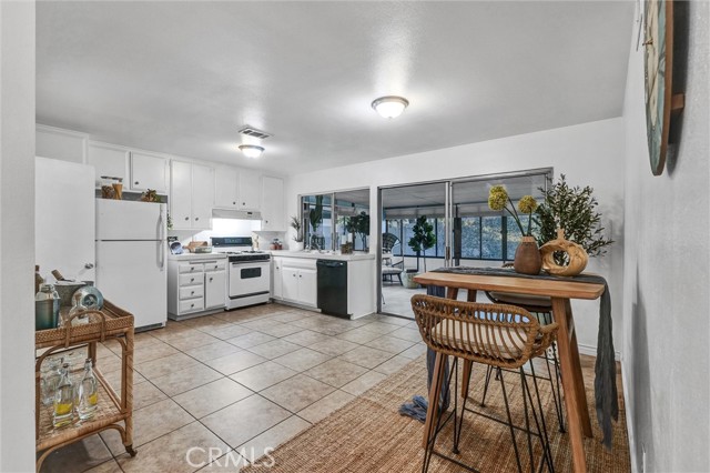 Large open Kitchen with cozy eating area