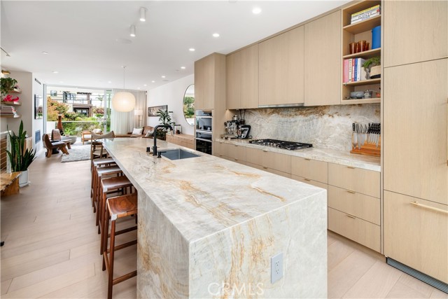 68 E F Street, Encinitas CA: https://media.crmls.org/medias/ab69839f-b943-4746-b1f1-0854e8cbd1ef.jpg